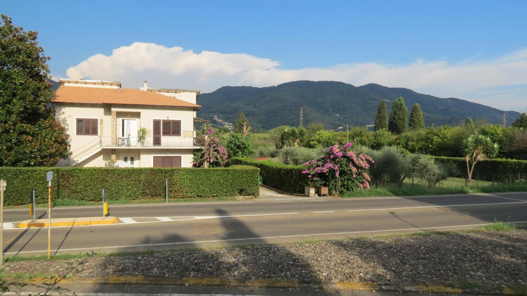 Apartment “bouganville” Loc Avane Pisa